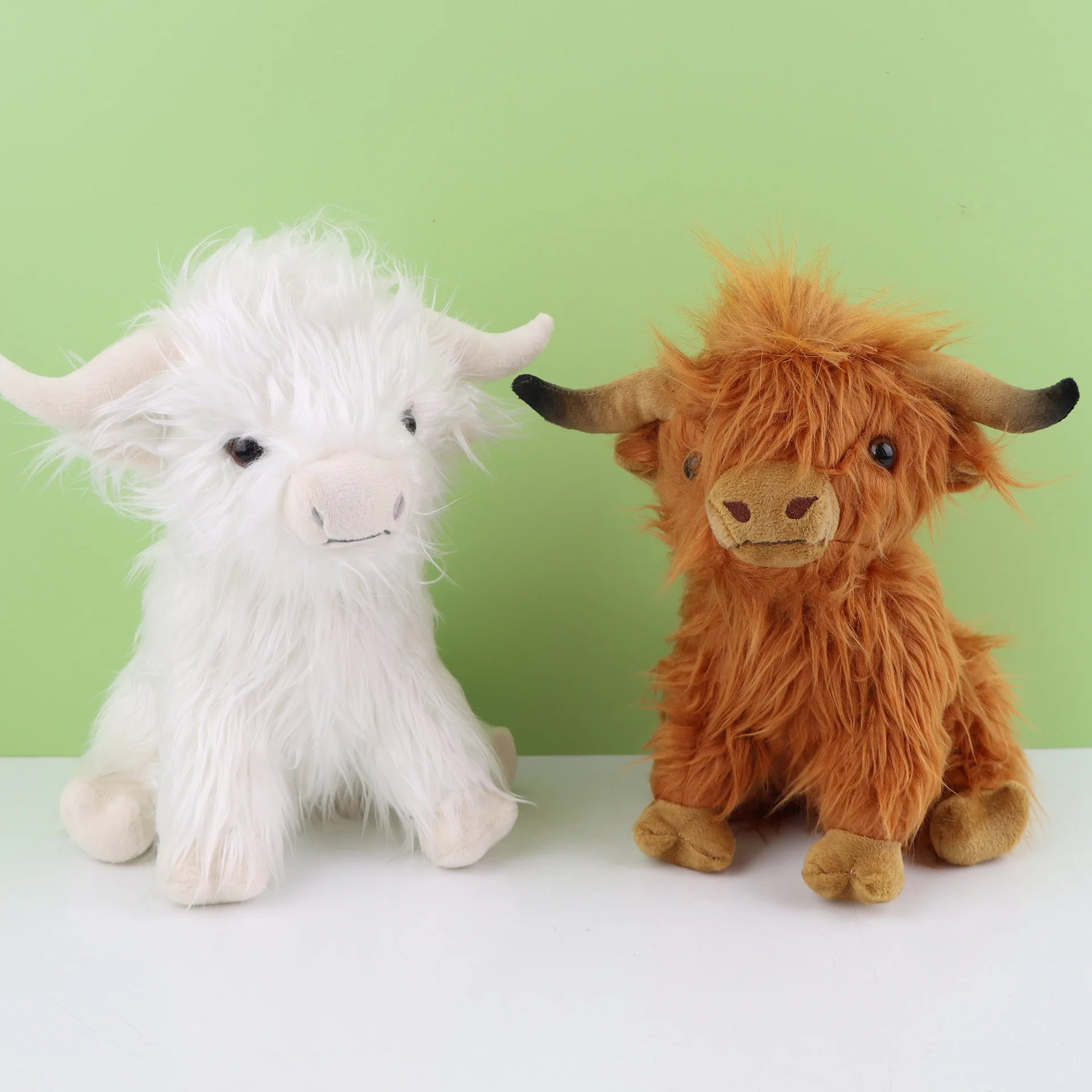 Juguete de peluche de vaca de las Tierras Altas: adorable animal de peluche realista con pelo largo y esponjoso, regalo de peluche suave para niños, niños y coleccionistas