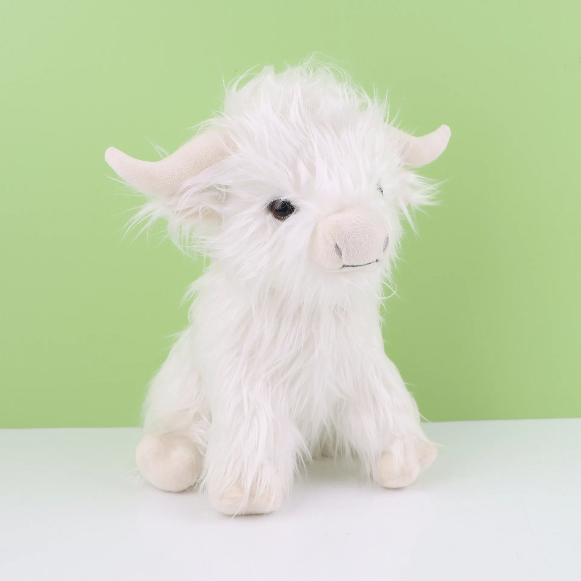 Juguete de peluche de vaca de las Tierras Altas: adorable animal de peluche realista con pelo largo y esponjoso, regalo de peluche suave para niños, niños y coleccionistas