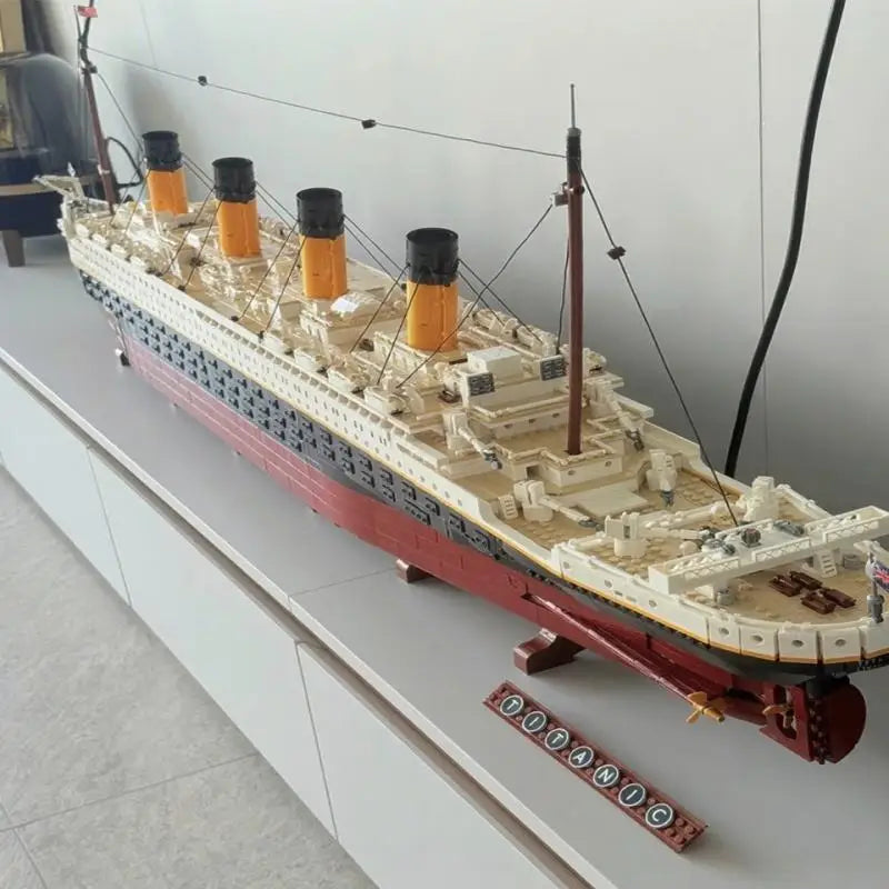 9090 Uds. Barco de crucero grande, barco de vapor, modelo Titanic, bloques de construcción, decoración de escritorio, regalos de cumpleaños Diy compatibles 10294