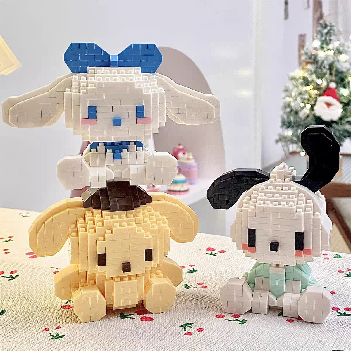 KEEPPLEY Sanrio Anime Hello Kitty My Melody Cinnamoroll pompurin Kuromi bloques de construcción para niñas, regalo de Navidad de vacaciones para niños