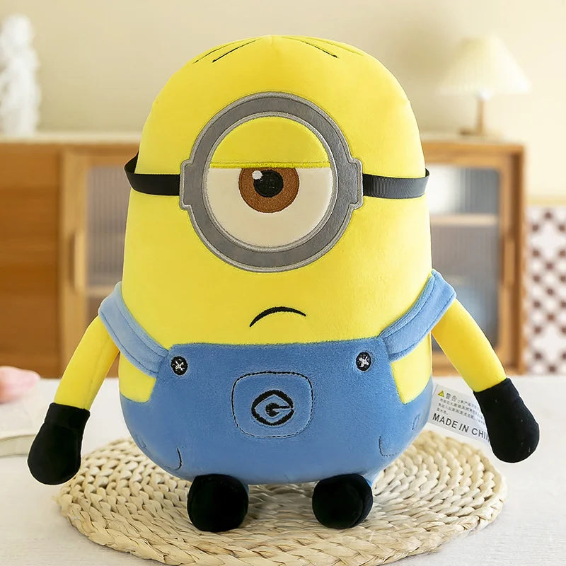 Minions película periferia amarillo peluche Bob Stuart juguetes de peluche en Jeans muñecas suaves almohada decoración niños regalo de cumpleaños